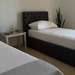 Quiet Room, Close To Airport *