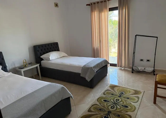 Quiet Room, Close To Airport Villa Kamez